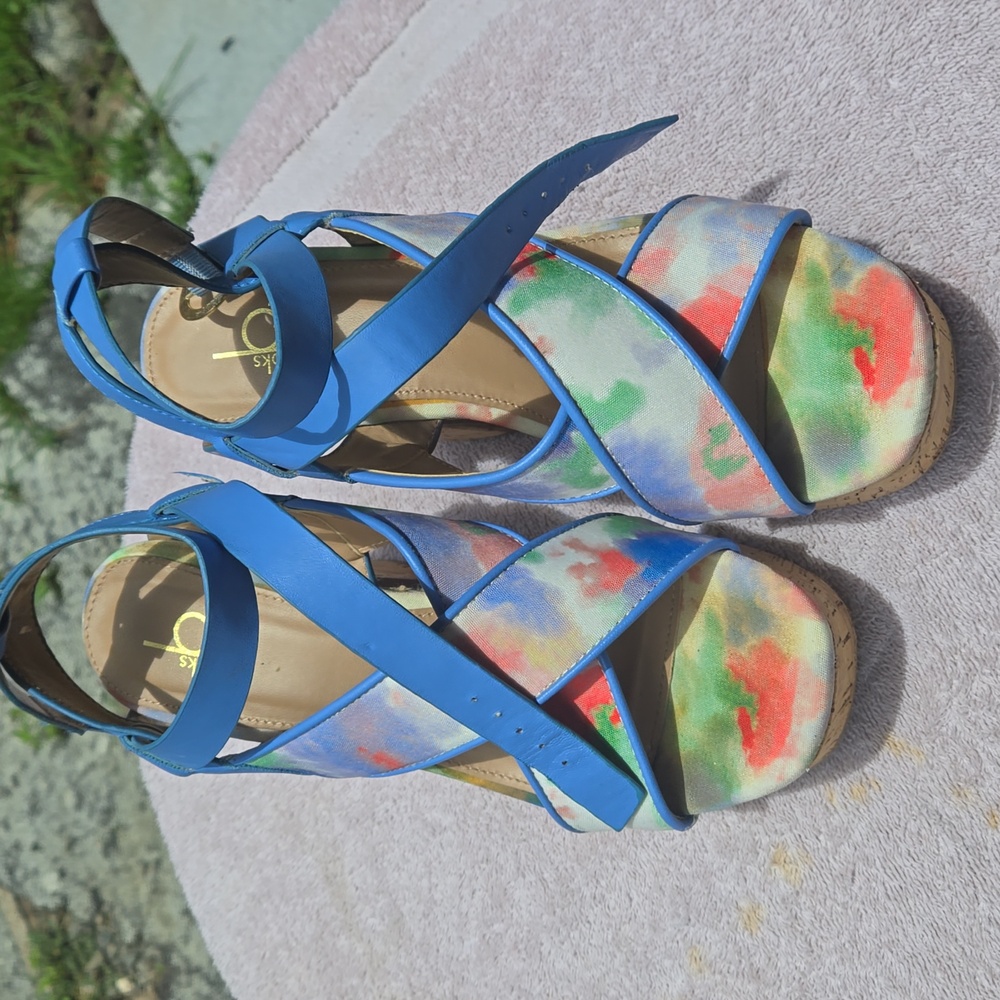 Baker's brand platform sandals